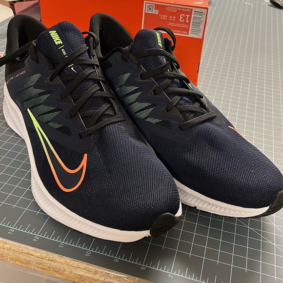 Nike Quest Men’s Sneakers excellent condition - Picture 3 of 14
